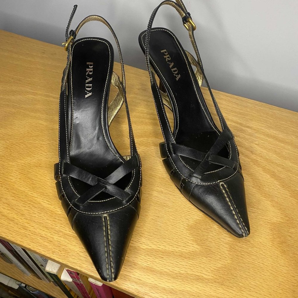 Vintage Prada Pointed Toe 90s Leather Kitten Heel